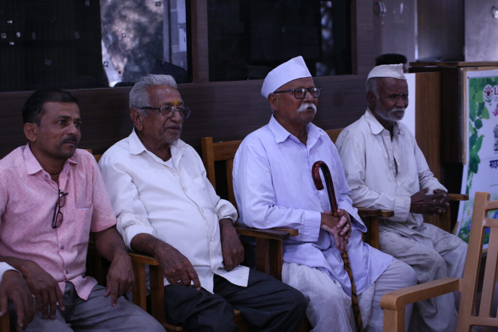 Mouje Agar residents discuss their concerns